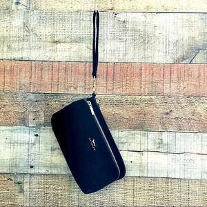 NWT Scout Kelly Velvet Wristlet